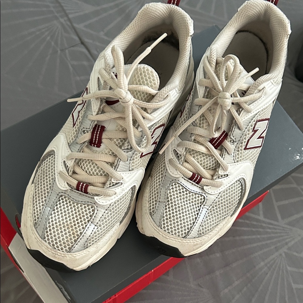 New Balance White and Red Women's Sneakers